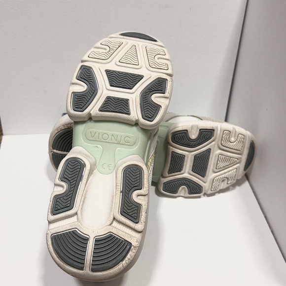 Vionic Aris Lace Up Arch Support Sneakers Size 8 - Picture 11 of 13
